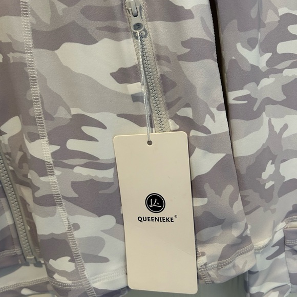 Queenieke Jacket, Athleticware, .  Size M fits 8-10, NWT, Grey/White Camo - Picture 3 of 5